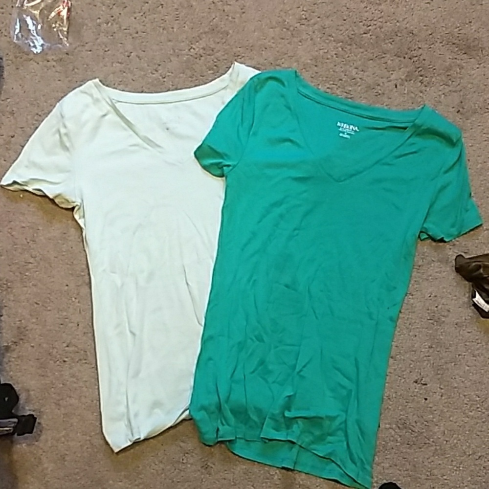 V neck t-shirts